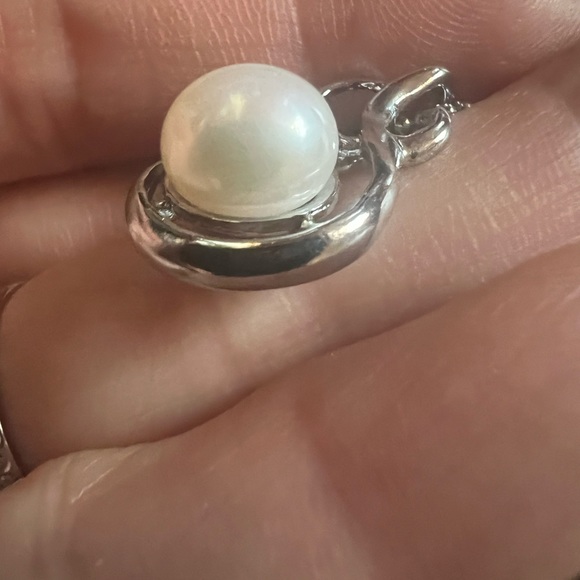 Genuine South sea pearls pendant and culture pearls silver plated 11-12mm studs - Picture 4 of 4